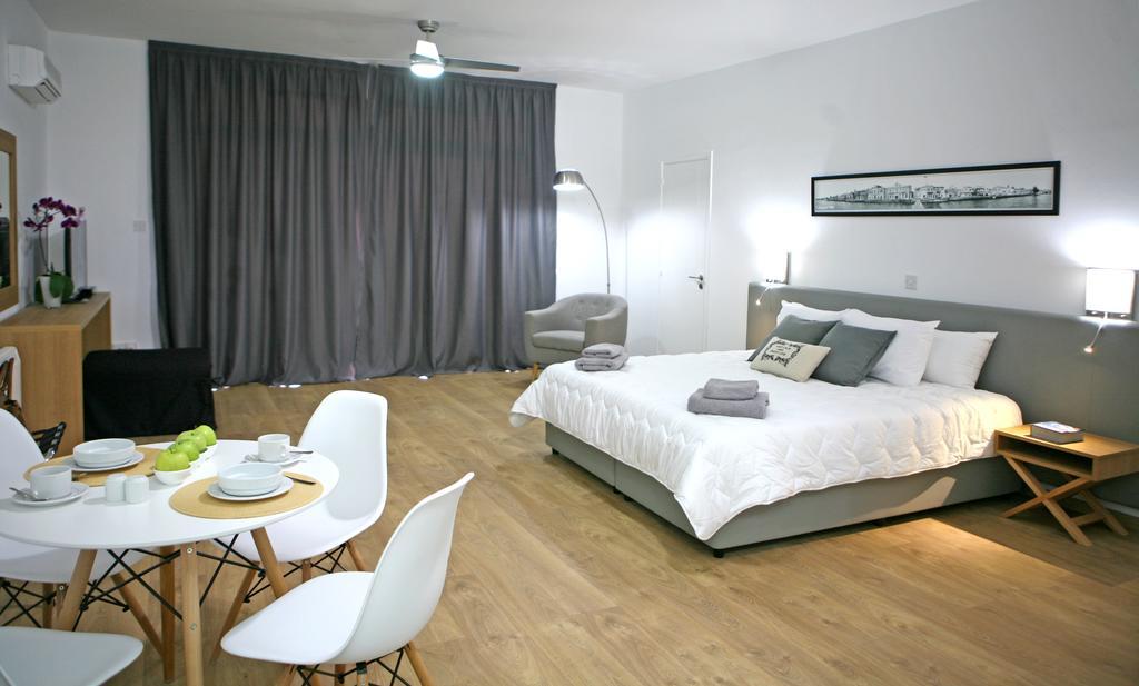 Corina Suites & Apartments Limassol Rum bild