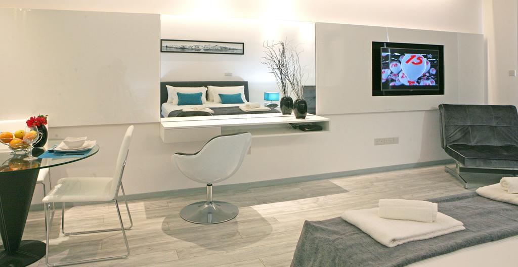 Corina Suites & Apartments Limassol Rum bild